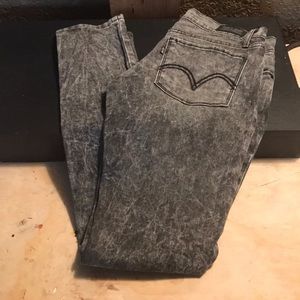 Women's Levi's size 3 skinny 524 like new